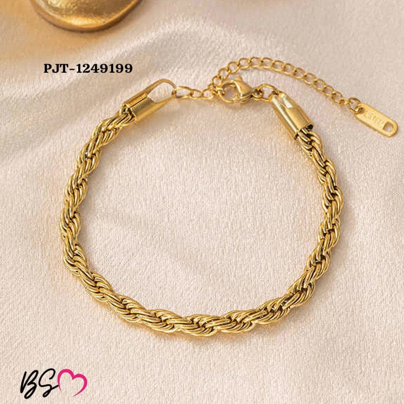 Golden Rope Bracelet / Anklet ā Unisex Stylish Chain